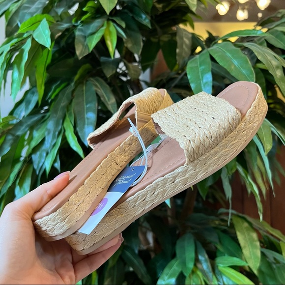 NWT Universal Thread Mardi Natural Woven Straw Like Platform Sandals Slides - Picture 3 of 4